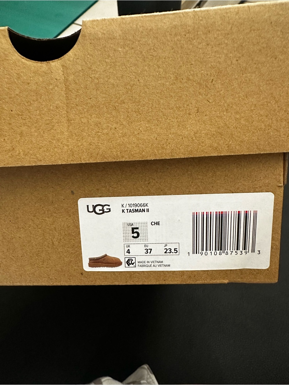 NWT UGG Tasman II size 5 big kid - Picture 6 of 6